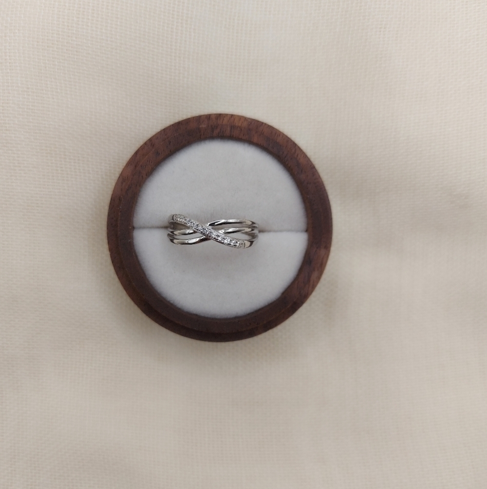 925 Sterling Silver Infinity Ring - Picture 8 of 9